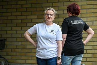 Ohuemmat t-paidat normaali t-paitamalli (naisten malli)